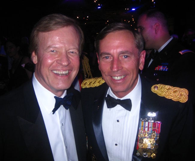 Veterans Advantage Founder Scott Higgins with General Petraeus at the Intrepid Salute to Freedom Awards Dinner (click image to enlarge)
